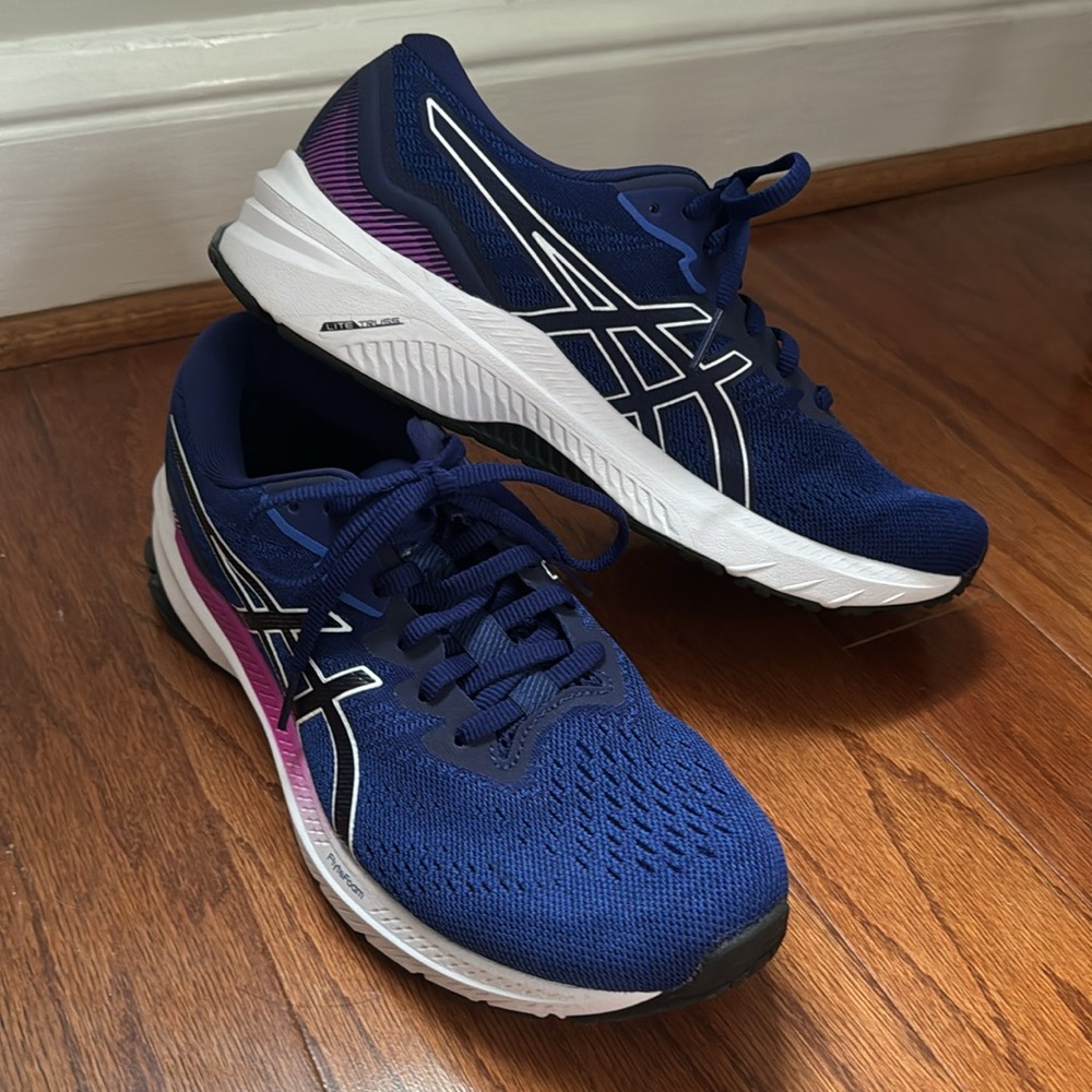ASICS GT-1000 11 running shoes Lapis Lazuli Blue/Soft Sky women’s size 9